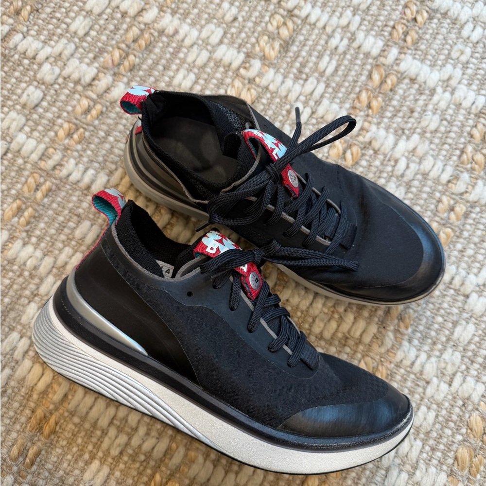 Bala Black Athletic Shoes with White Sole